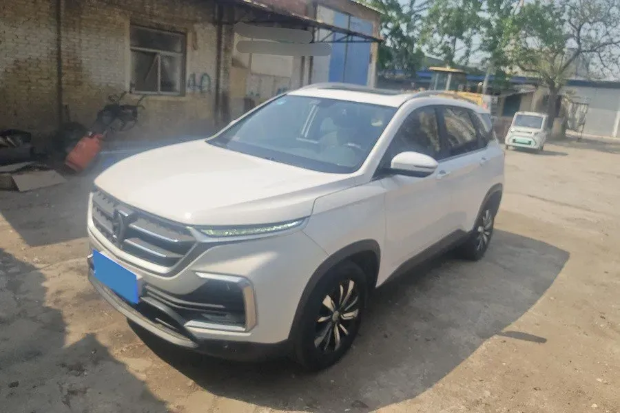 2019 BaoJun 530 1.5T 151HP L4 CVT,autocango,china used car exporter,china ev exporter,chinese used car exporter,chinese used ev exporter
