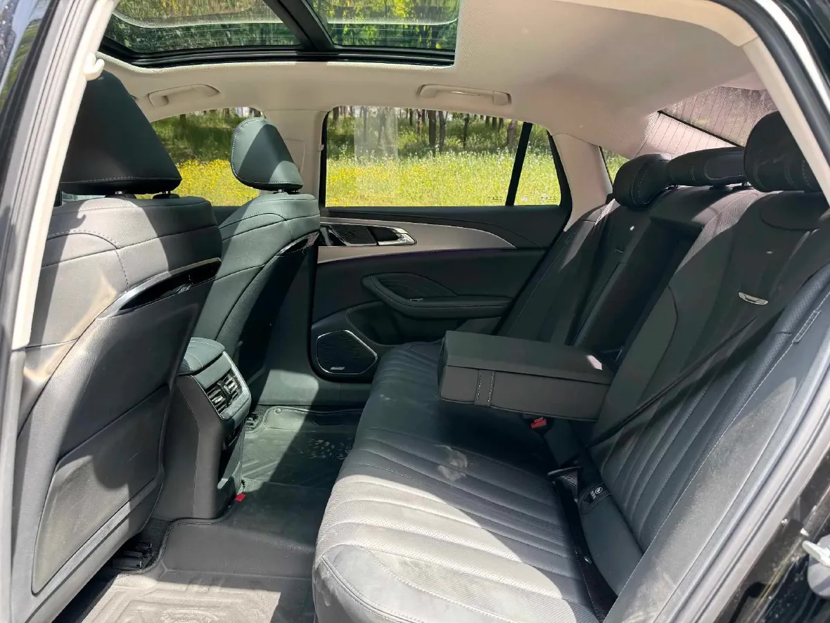 2024 HongQi H5 2.0T 224HP L4 8AT,autocango,china used car exporter,china ev exporter,chinese used car exporter,chinese used ev exporter