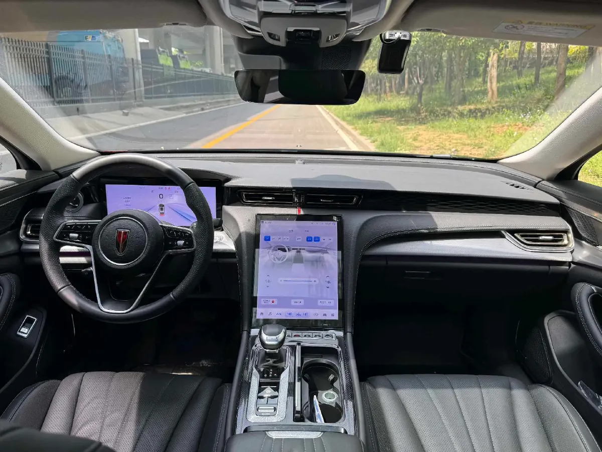 2024 HongQi H5 2.0T 224HP L4 8AT,autocango,china used car exporter,china ev exporter,chinese used car exporter,chinese used ev exporter