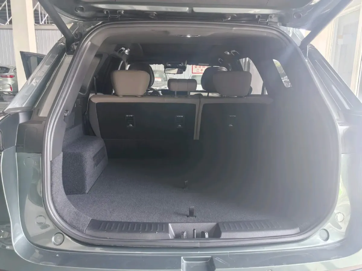 2025 Chery Tiggo 8 Plus 1.6T 197HP L4 7DCT,autocango,china used car exporter,china ev exporter,chinese used car exporter,chinese used ev exporter