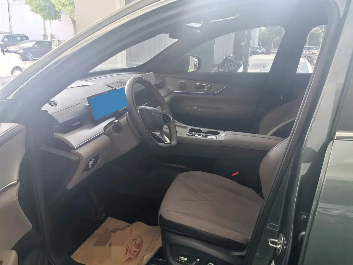 2025 Chery Tiggo 8 Plus 1.6T 197HP L4 7DCT,autocango,china used car exporter,china ev exporter,chinese used car exporter,chinese used ev exporter