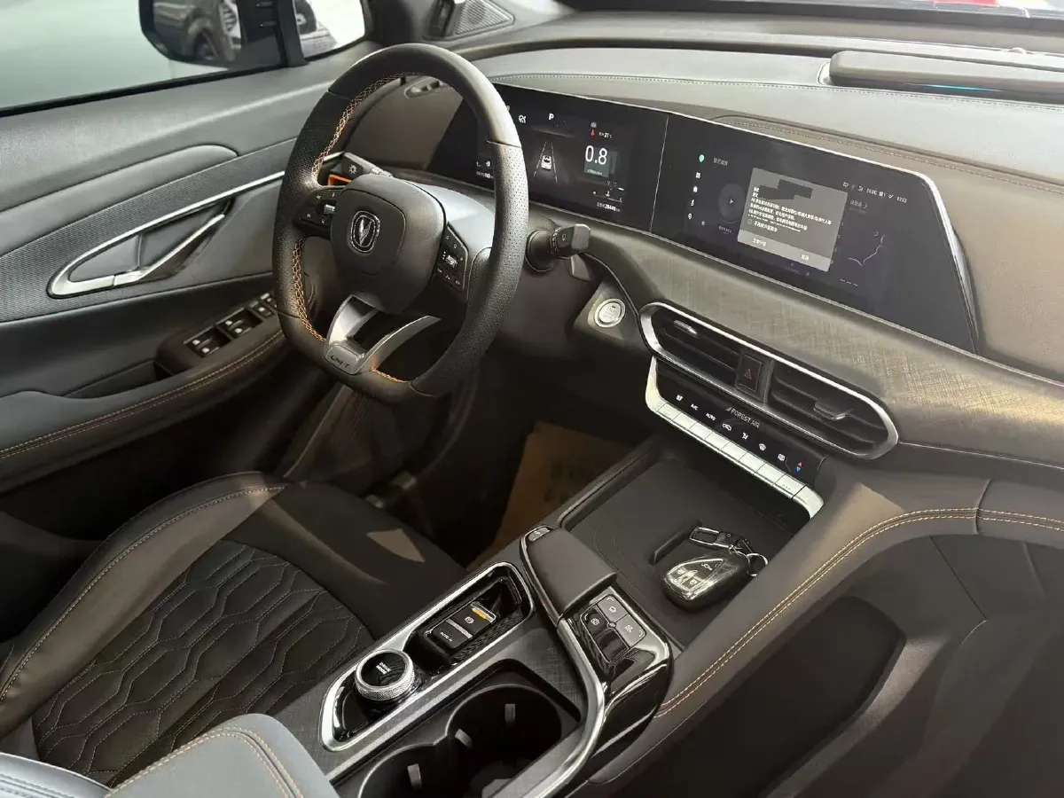 2022 ChangAn UNI-T 1.5T 188HP L4 7DCT,autocango,china used car exporter,china ev exporter,chinese used car exporter,chinese used ev exporter