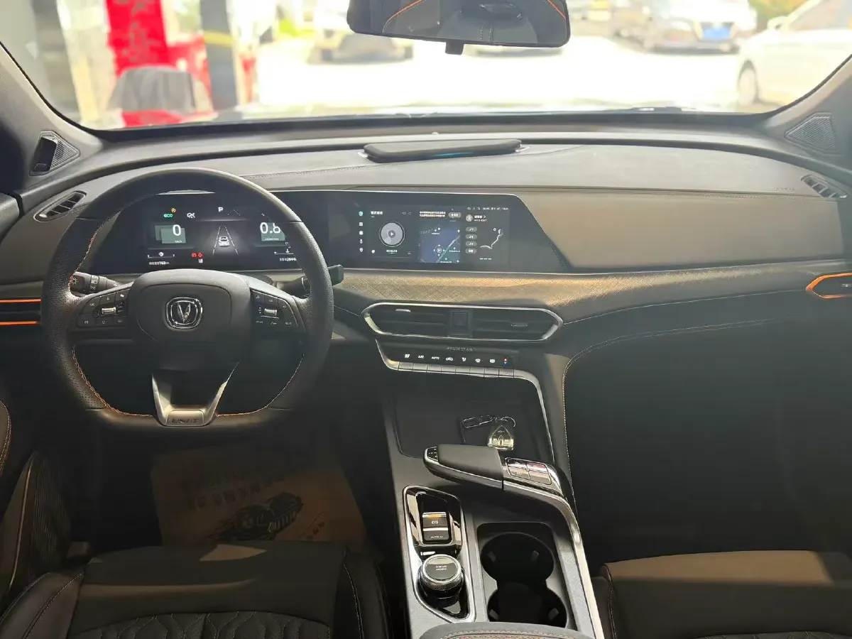 2022 ChangAn UNI-T 1.5T 188HP L4 7DCT,autocango,china used car exporter,china ev exporter,chinese used car exporter,chinese used ev exporter