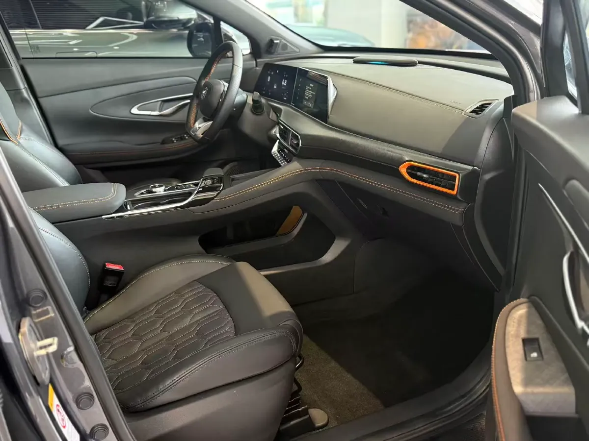 2022 ChangAn UNI-T 1.5T 188HP L4 7DCT,autocango,china used car exporter,china ev exporter,chinese used car exporter,chinese used ev exporter