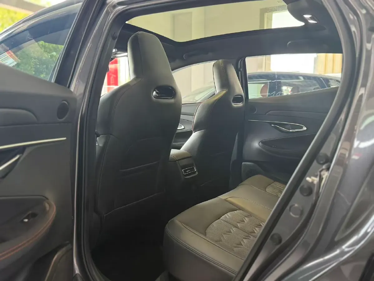 2022 ChangAn UNI-T 1.5T 188HP L4 7DCT,autocango,china used car exporter,china ev exporter,chinese used car exporter,chinese used ev exporter