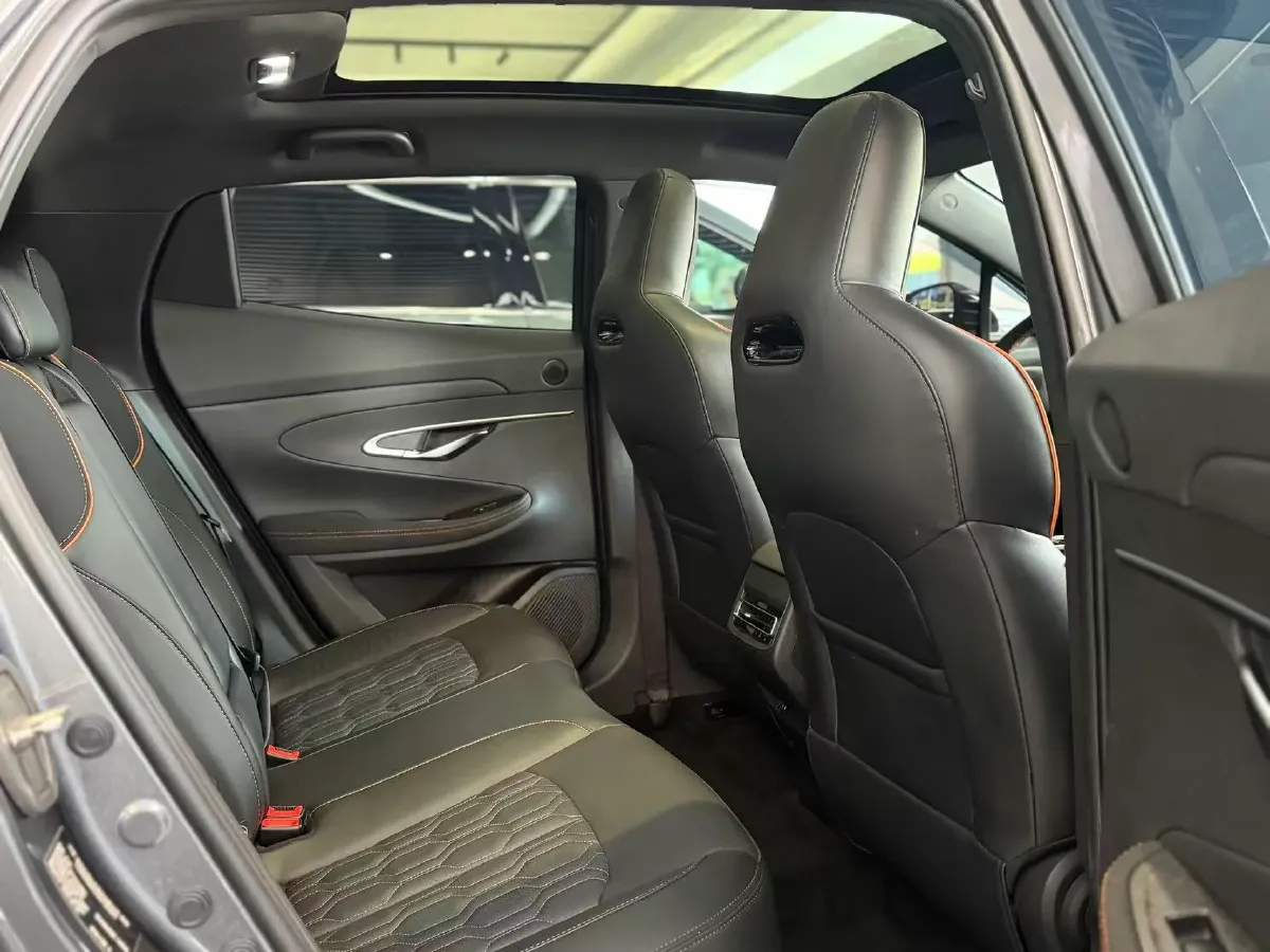 2022 ChangAn UNI-T 1.5T 188HP L4 7DCT,autocango,china used car exporter,china ev exporter,chinese used car exporter,chinese used ev exporter