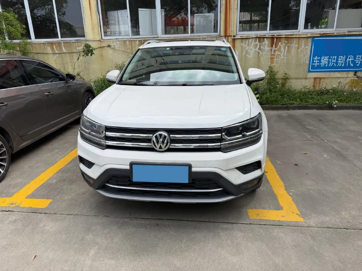 2020 Volkswagen Tharu 2.0T 186HP L4 7DCT,autocango,china used car exporter,china ev exporter,chinese used car exporter,chinese used ev exporter