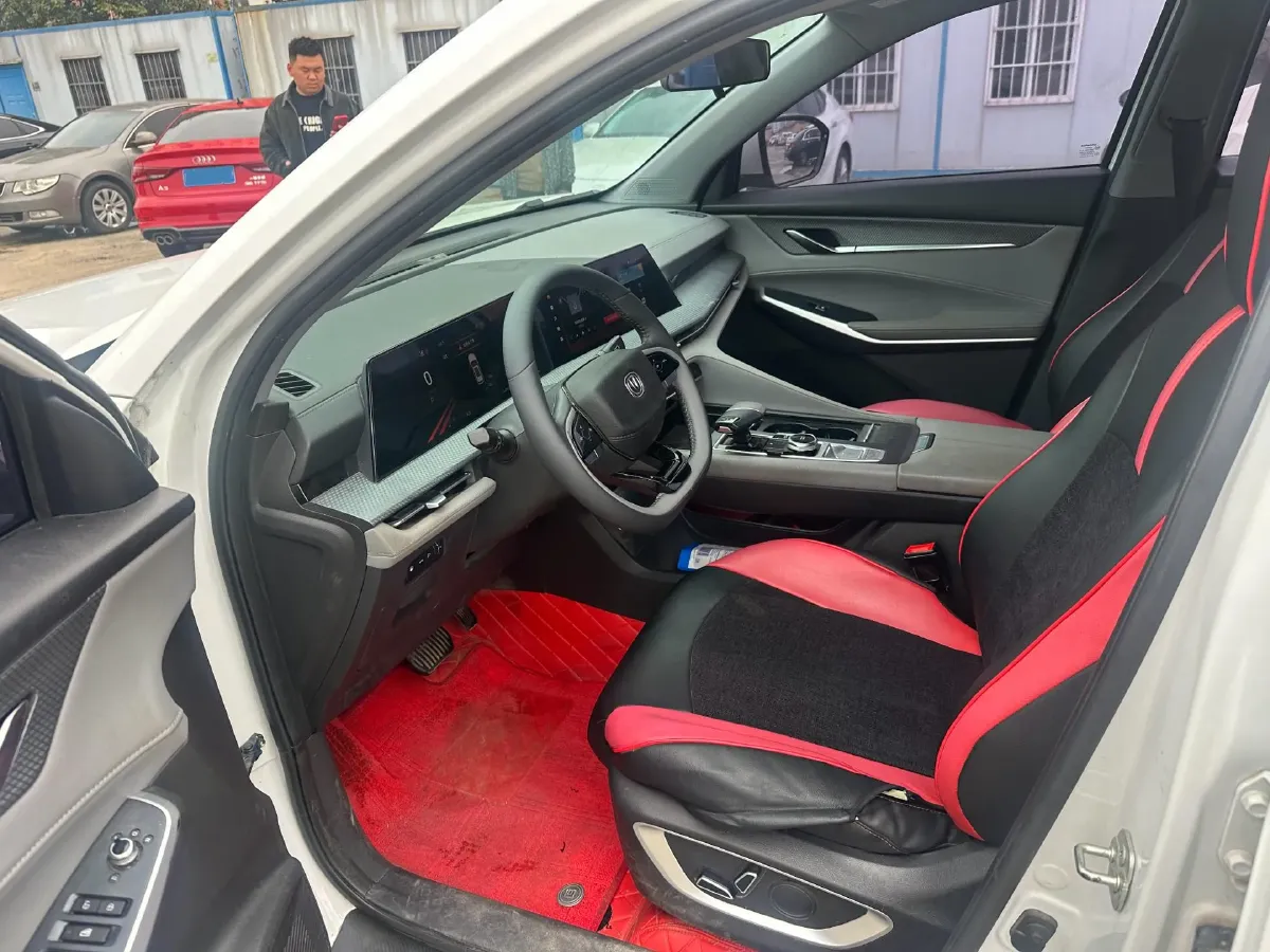 2022 ChangAn CS75 Plus 1.5T 188HP L4 8AT,autocango,china used car exporter,china ev exporter,chinese used car exporter,chinese used ev exporter