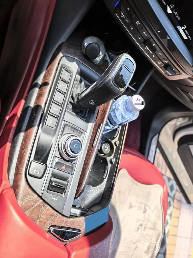 2020 Maserati Levante 3.0T 350HP V6 8AT,autocango,china used car exporter,china ev exporter,chinese used car exporter,chinese used ev exporter