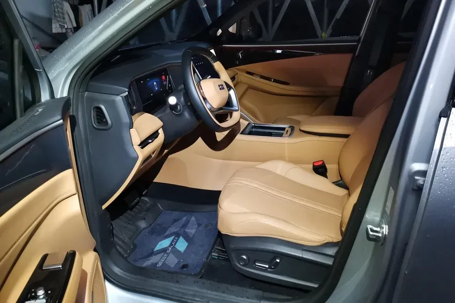 2025 Geely Galaxy L7 1.5T 163HP L4 3DHT PHEV 18.7KWH,autocango,china used car exporter,china ev exporter,chinese used car exporter,chinese used ev exporter