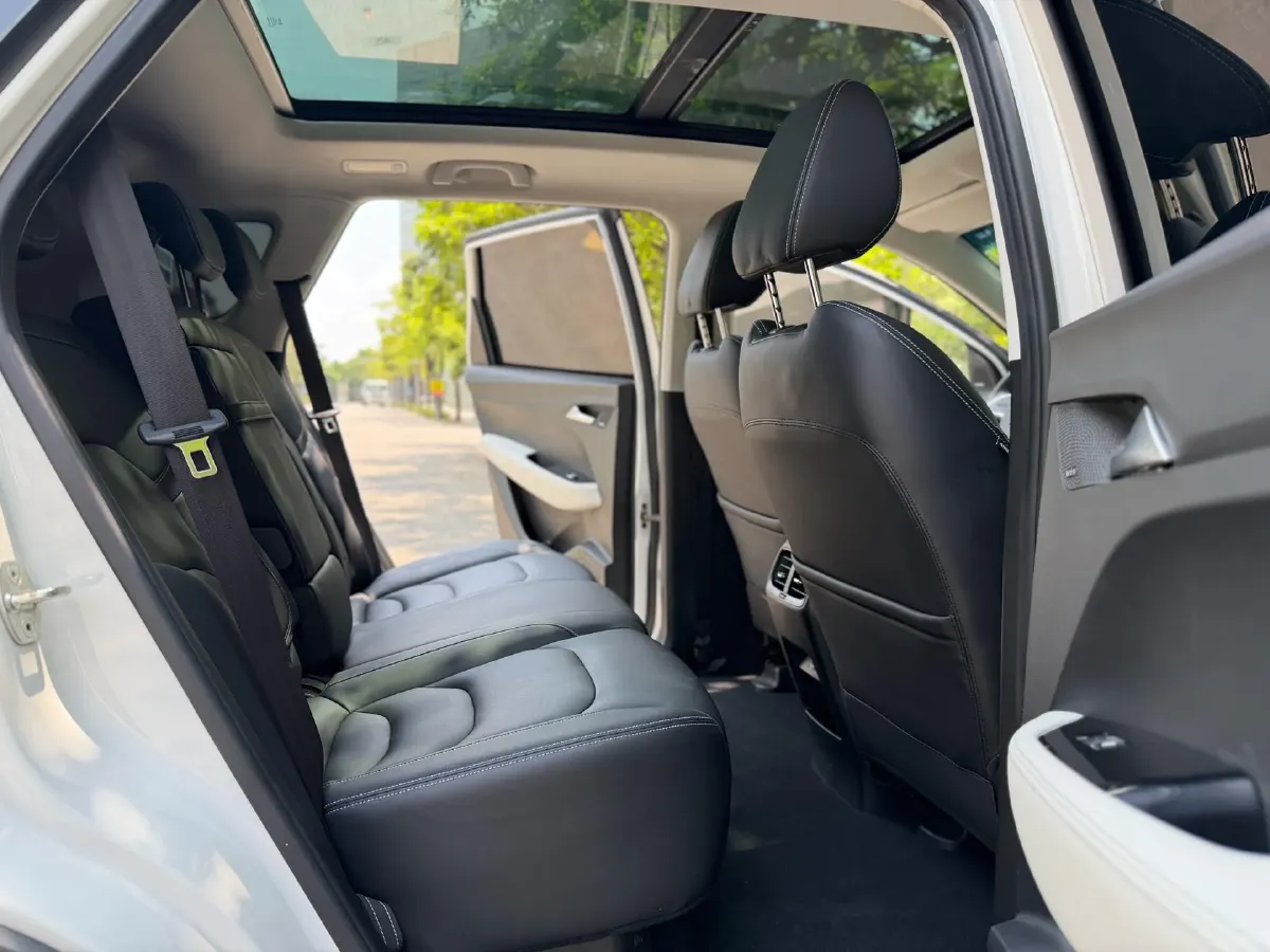 2018 BaoJun 530 1.5T 150HP L4 6DCT,autocango,china used car exporter,china ev exporter,chinese used car exporter,chinese used ev exporter