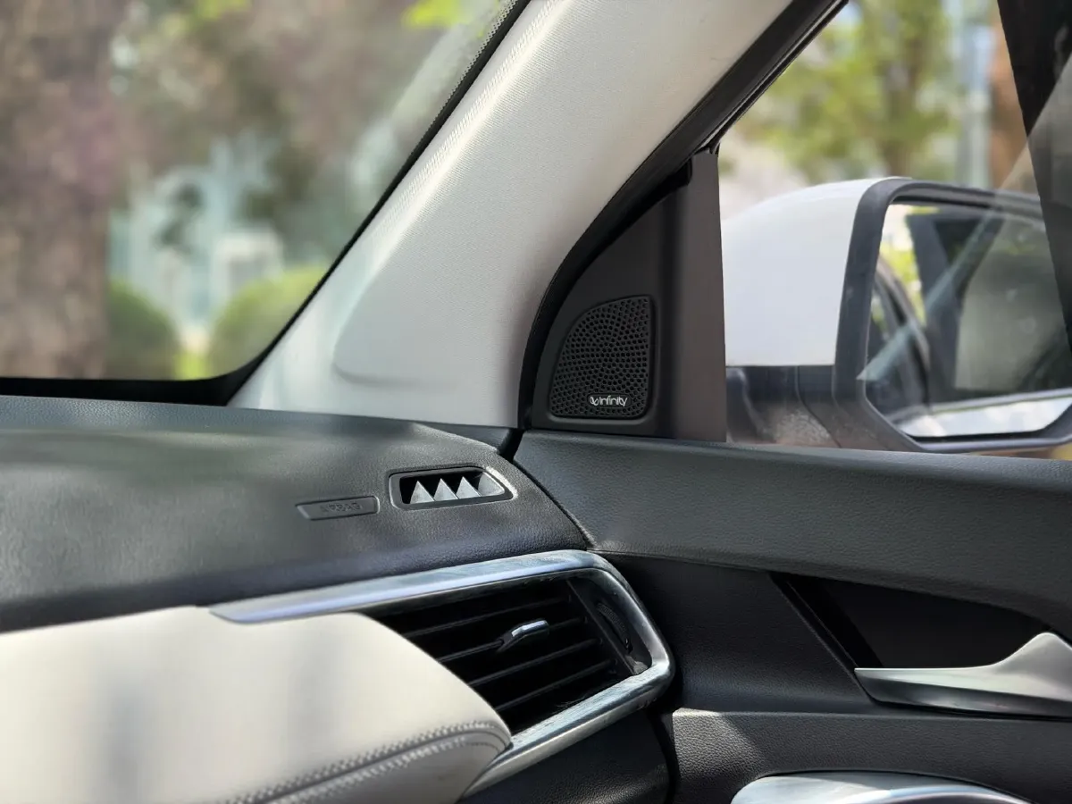 2018 BaoJun 530 1.5T 150HP L4 6DCT,autocango,china used car exporter,china ev exporter,chinese used car exporter,chinese used ev exporter