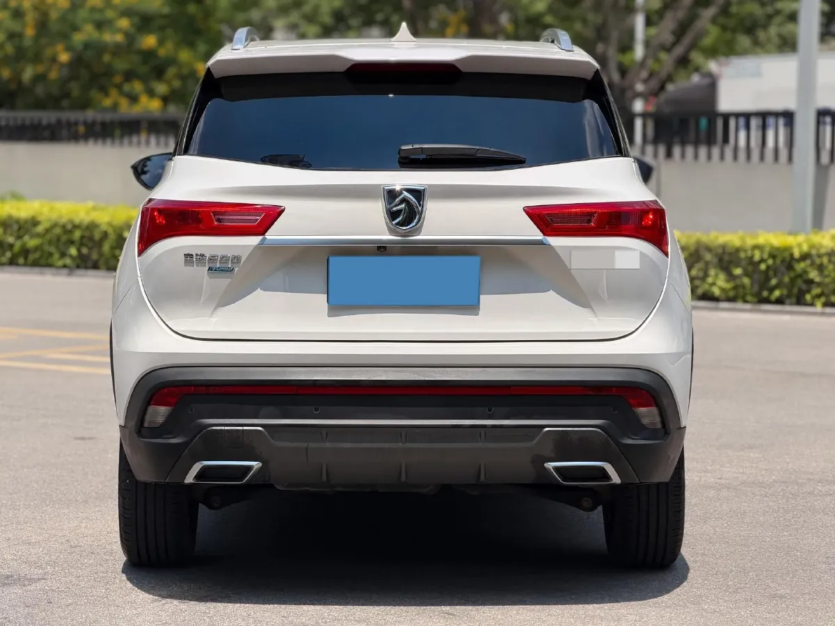 2018 BaoJun 530 1.5T 150HP L4 6DCT,autocango,china used car exporter,china ev exporter,chinese used car exporter,chinese used ev exporter