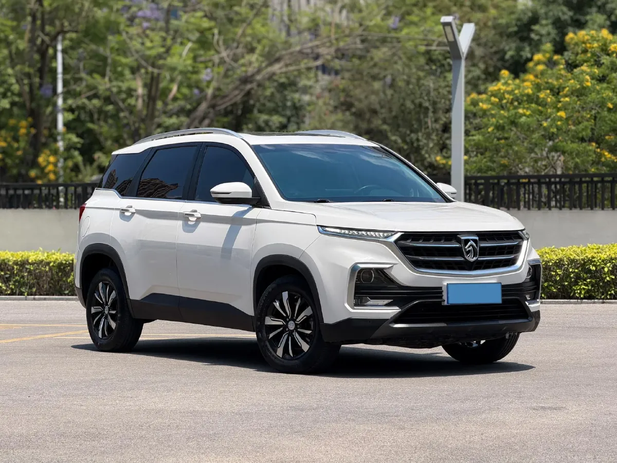 2018 BaoJun 530 1.5T 150HP L4 6DCT,autocango,china used car exporter,china ev exporter,chinese used car exporter,chinese used ev exporter