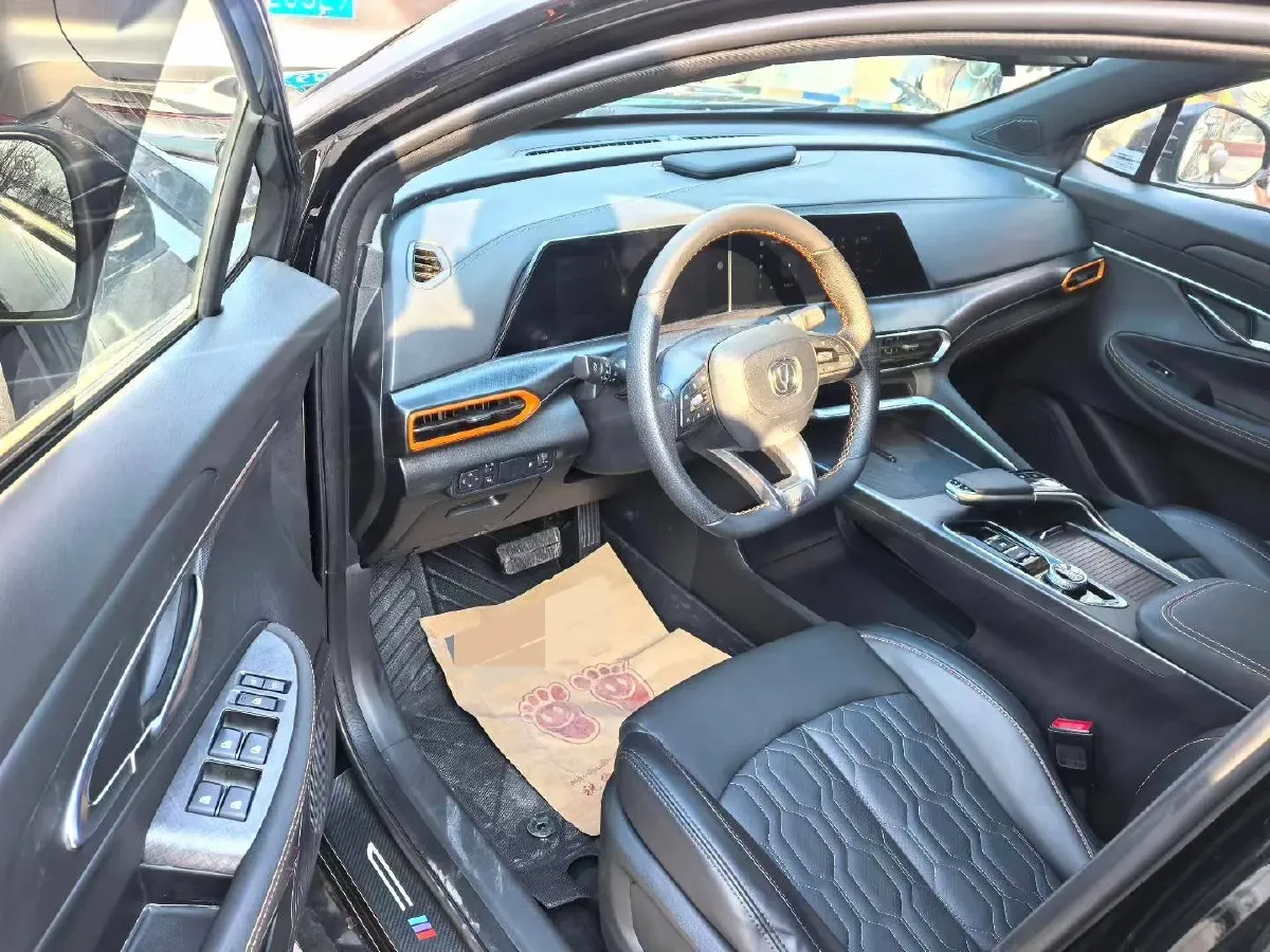 2022 ChangAn UNI-T 1.5T 188HP L4 7DCT,autocango,china used car exporter,china ev exporter,chinese used car exporter,chinese used ev exporter