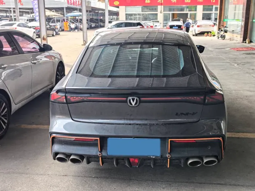 2022 ChangAn UNI-V 1.5T 188HP L4 7DCT,autocango,china used car exporter,china ev exporter,chinese used car exporter,chinese used ev exporter