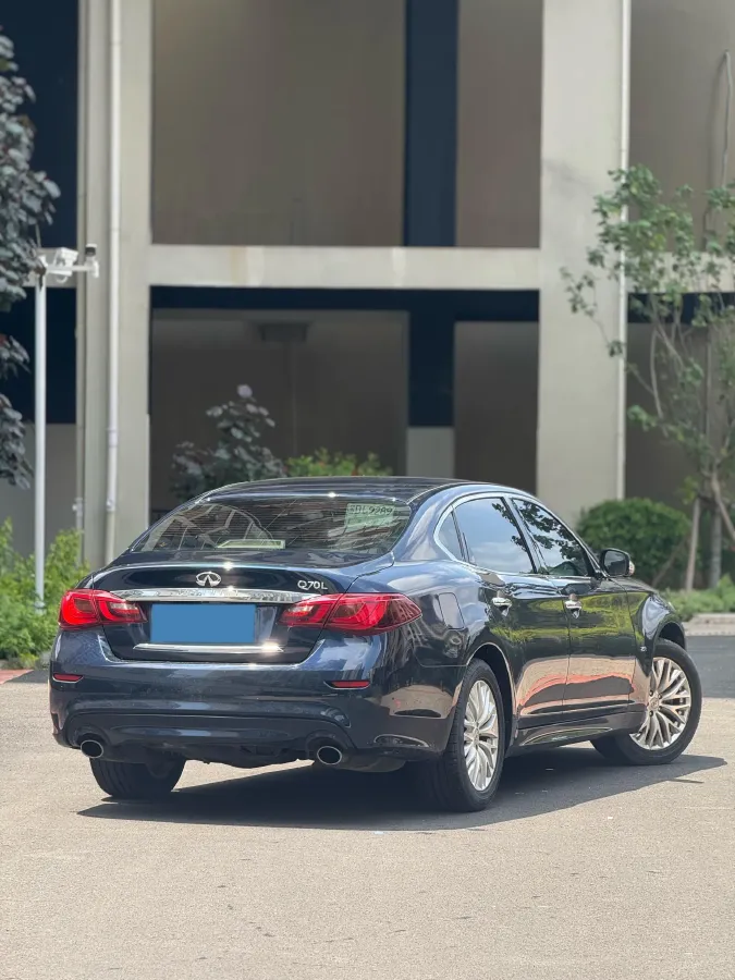 2019 Infiniti Q70 2.0T 211HP L4 7AT,autocango,china used car exporter,china ev exporter,chinese used car exporter,chinese used ev exporter