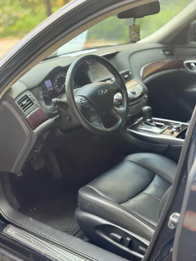 2019 Infiniti Q70 2.0T 211HP L4 7AT,autocango,china used car exporter,china ev exporter,chinese used car exporter,chinese used ev exporter