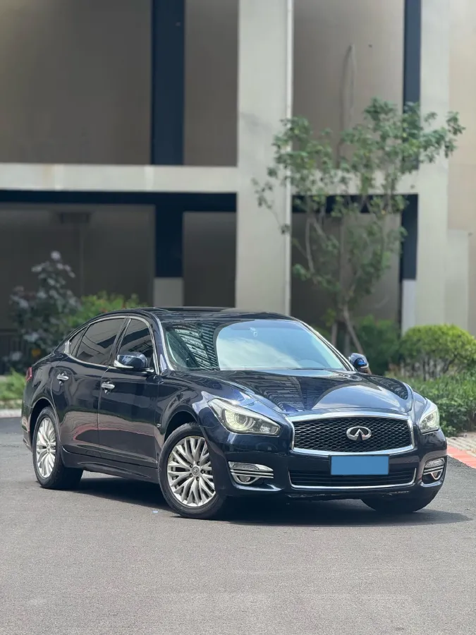 2019 Infiniti Q70 2.0T 211HP L4 7AT,autocango,china used car exporter,china ev exporter,chinese used car exporter,chinese used ev exporter