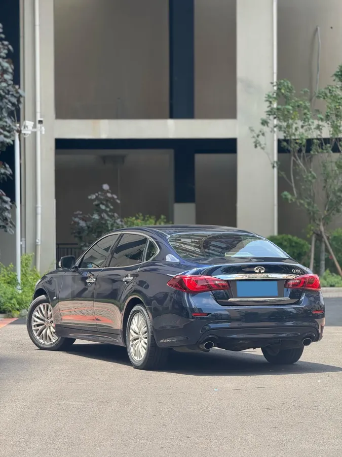 2019 Infiniti Q70 2.0T 211HP L4 7AT,autocango,china used car exporter,china ev exporter,chinese used car exporter,chinese used ev exporter