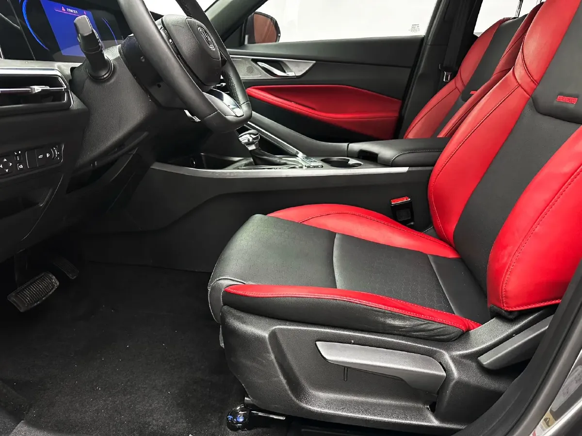 2021 ChangAn CS35 Plus 1.4T 160HP L4 7DCT,autocango,china used car exporter,china ev exporter,chinese used car exporter,chinese used ev exporter