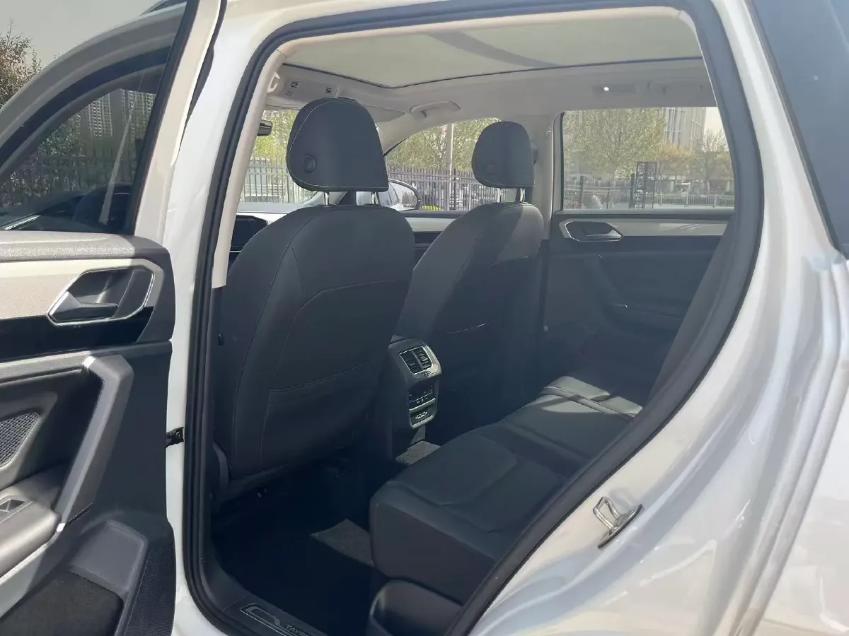 2021 Volkswagen Tayron 2.0T 186HP L4 7DCT,autocango,china used car exporter,china ev exporter,chinese used car exporter,chinese used ev exporter