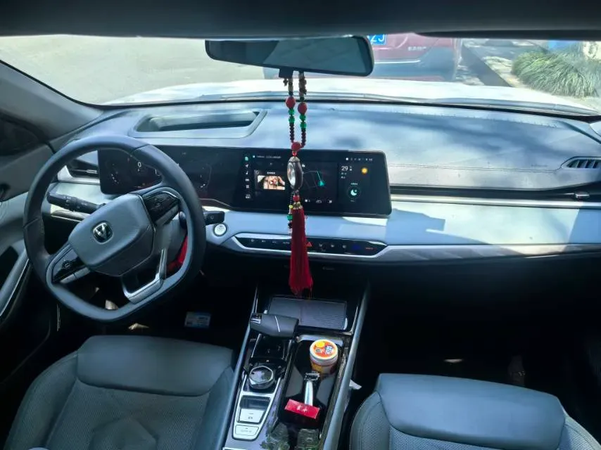 2023 ChangAn Raeton Plus 1.5T 188HP L4 7DCT,autocango,china used car exporter,china ev exporter,chinese used car exporter,chinese used ev exporter