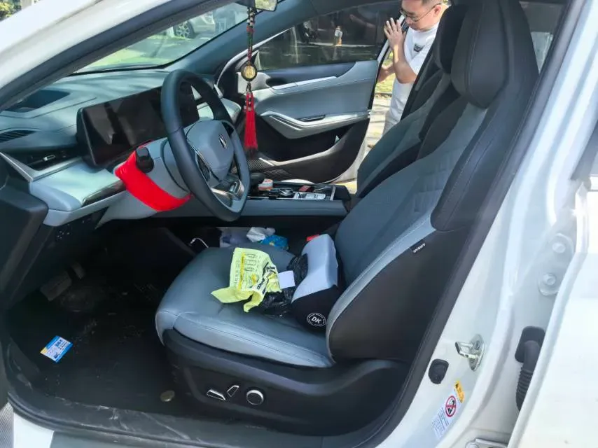 2023 ChangAn Raeton Plus 1.5T 188HP L4 7DCT,autocango,china used car exporter,china ev exporter,chinese used car exporter,chinese used ev exporter