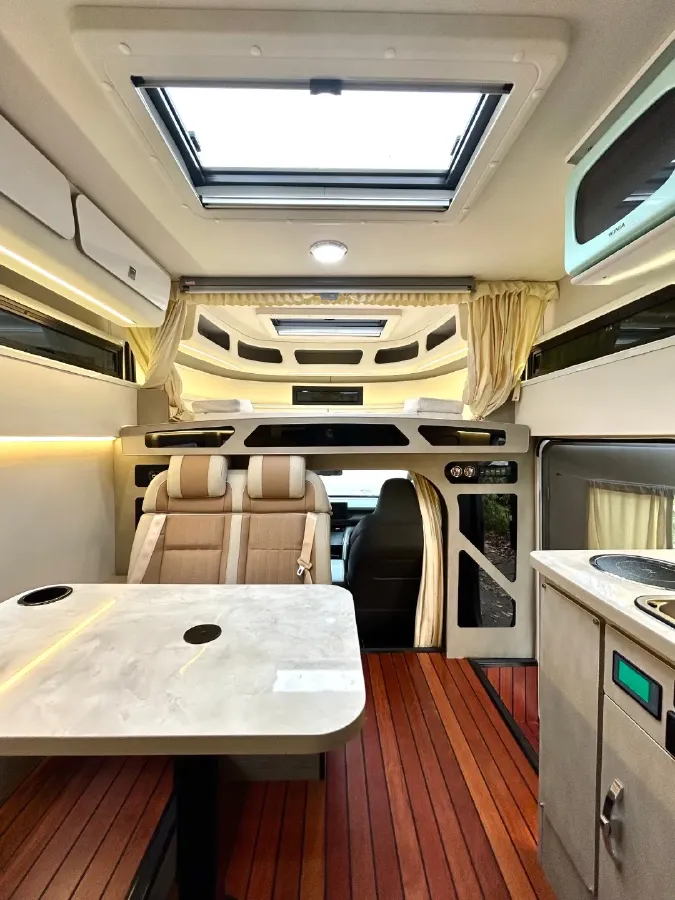 2011 Toyota Hiace 2.7L 154HP L4 4AT,autocango,china used car exporter,china ev exporter,chinese used car exporter,chinese used ev exporter