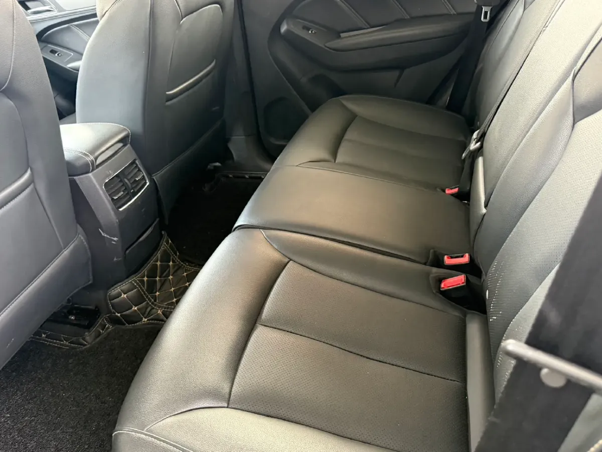 2018 Roewe RX5 1.5T 169HP L4 6MT,autocango,china used car exporter,china ev exporter,chinese used car exporter,chinese used ev exporter