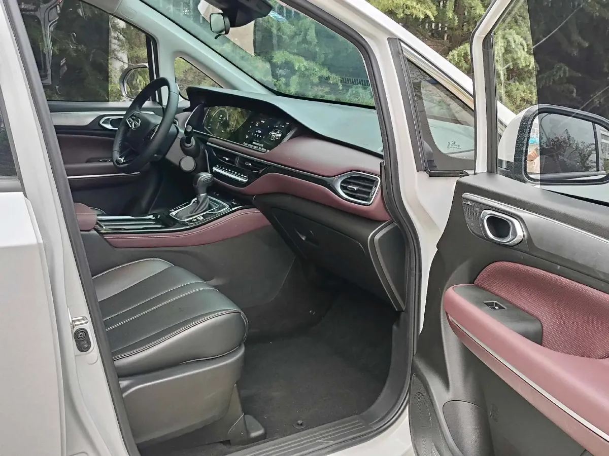 2023 GAC Trumpchi M6 1.5T 177HP L4 7DCT,autocango,china used car exporter,china ev exporter,chinese used car exporter,chinese used ev exporter