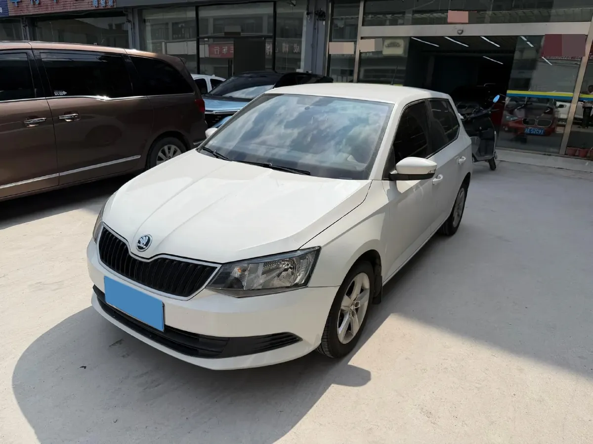2017 Skoda Fabia 1.4L 90HP L4 6AT,autocango,china used car exporter,china ev exporter,chinese used car exporter,chinese used ev exporter