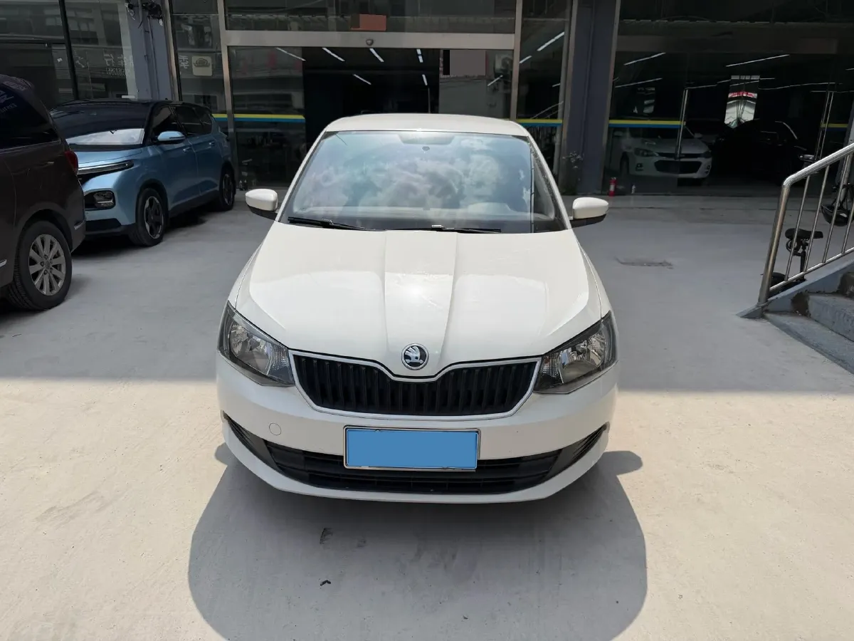 2017 Skoda Fabia 1.4L 90HP L4 6AT,autocango,china used car exporter,china ev exporter,chinese used car exporter,chinese used ev exporter