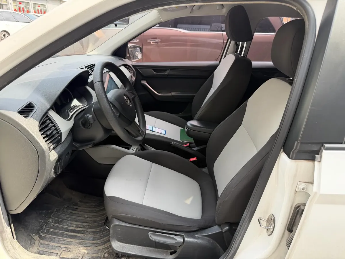 2017 Skoda Fabia 1.4L 90HP L4 6AT,autocango,china used car exporter,china ev exporter,chinese used car exporter,chinese used ev exporter