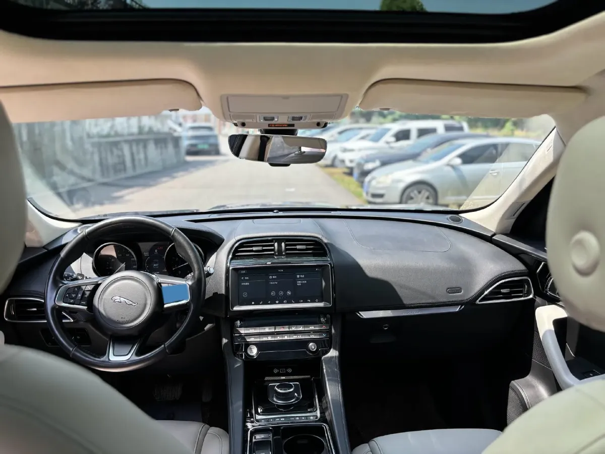 2020 Jaguar F-PACE 2.0T 250HP L4 8AT,autocango,china used car exporter,china ev exporter,chinese used car exporter,chinese used ev exporter