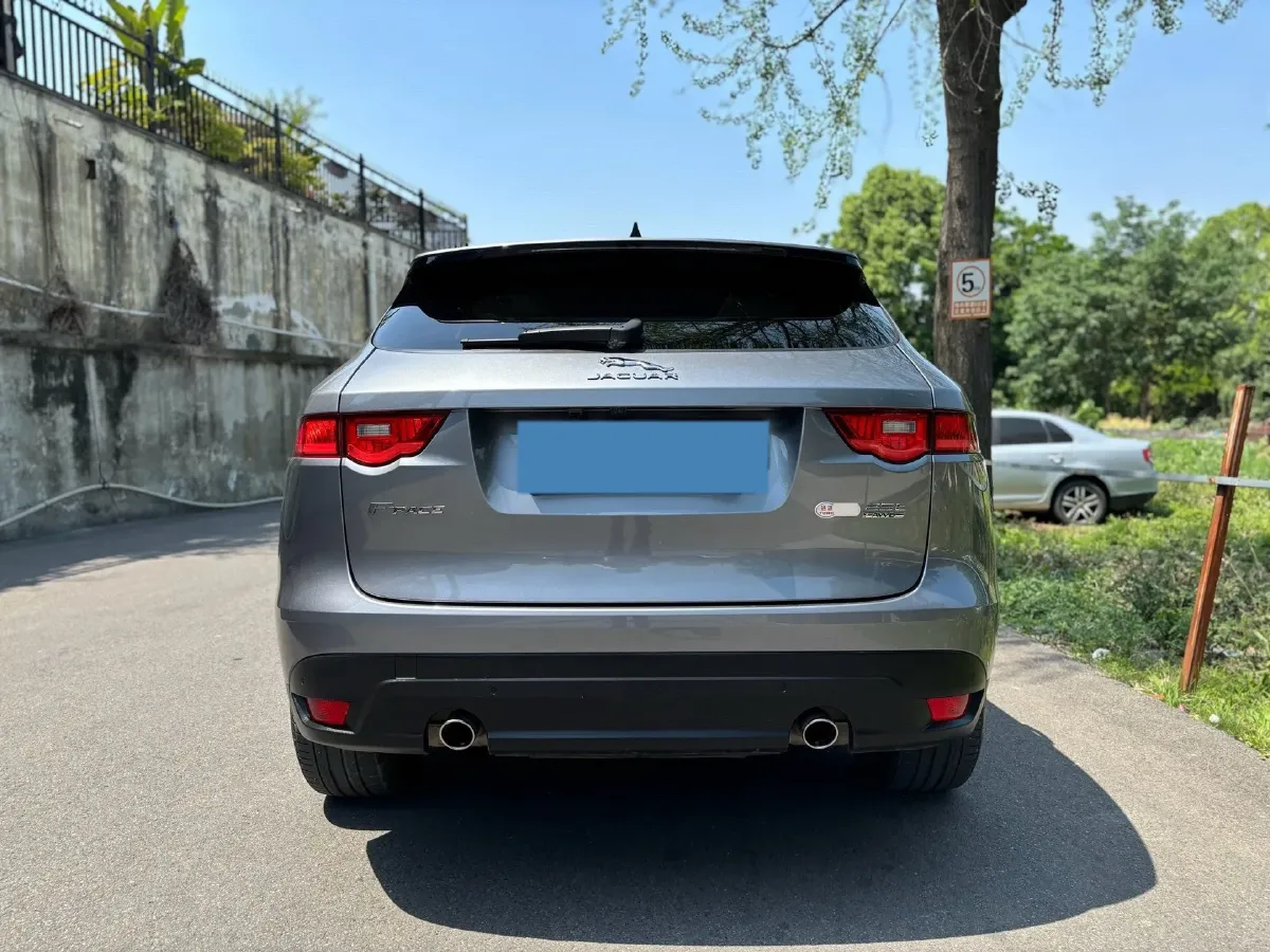 2020 Jaguar F-PACE 2.0T 250HP L4 8AT,autocango,china used car exporter,china ev exporter,chinese used car exporter,chinese used ev exporter