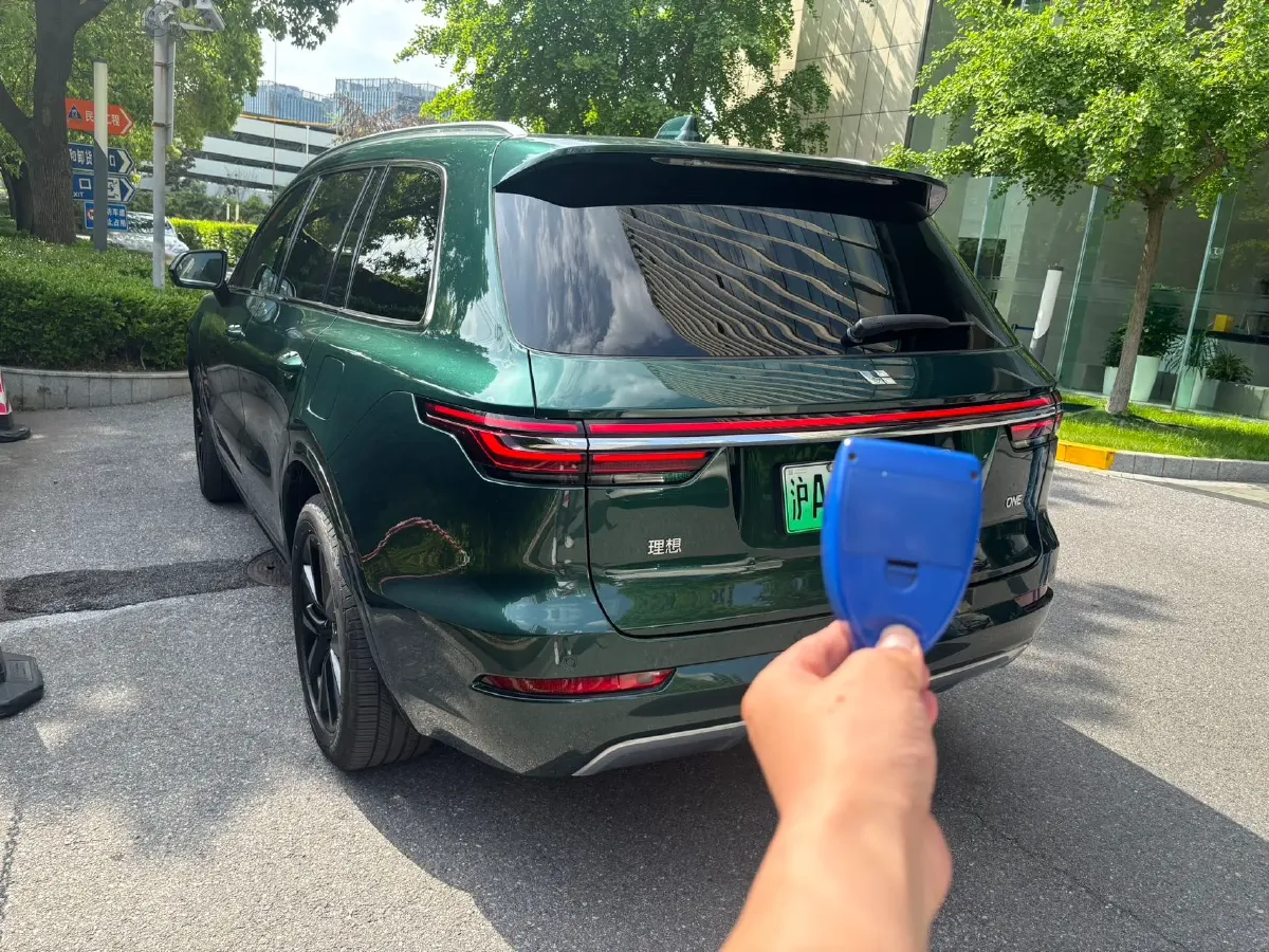 2021 Li ONE Range Extended 131HP REEV 40.5KWH,autocango,china used car exporter,china ev exporter,chinese used car exporter,chinese used ev exporter