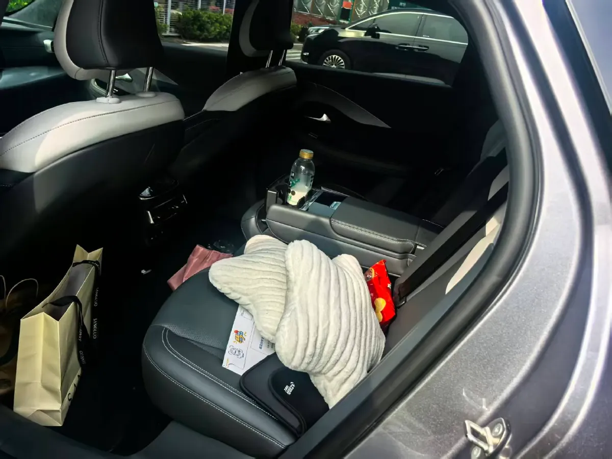 2022 ARCFOX αS BEV 93.6KWH,autocango,china used car exporter,china ev exporter,chinese used car exporter,chinese used ev exporter