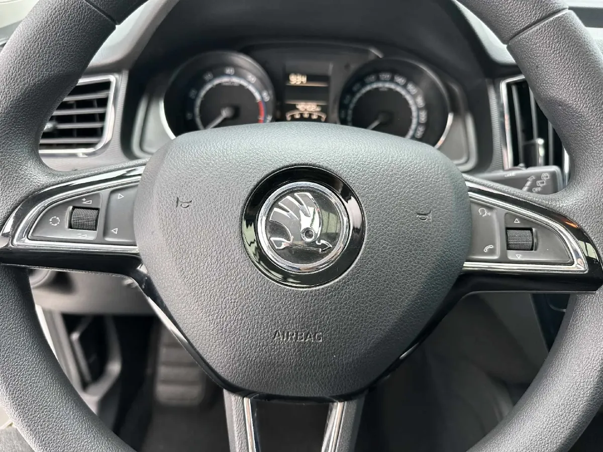 2021 Skoda Kamiq 1.5L 112HP L4 6AT,autocango,china used car exporter,china ev exporter,chinese used car exporter,chinese used ev exporter