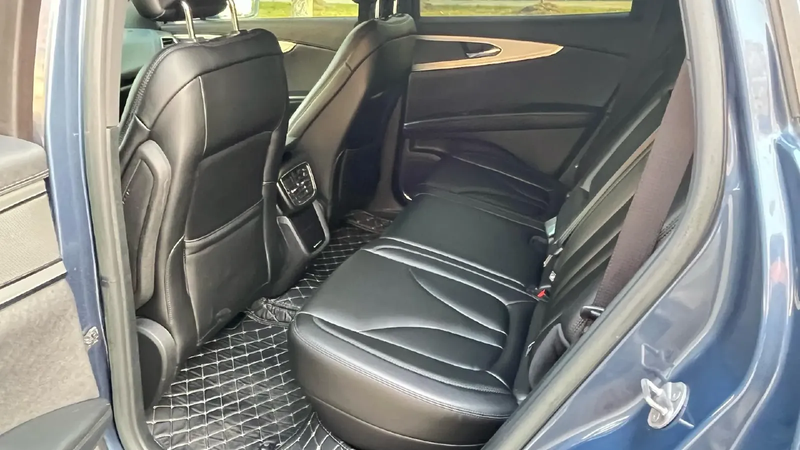 2019 Lincoln Nautilus 2.0T 235HP L4 8AT,autocango,china used car exporter,china ev exporter,chinese used car exporter,chinese used ev exporter