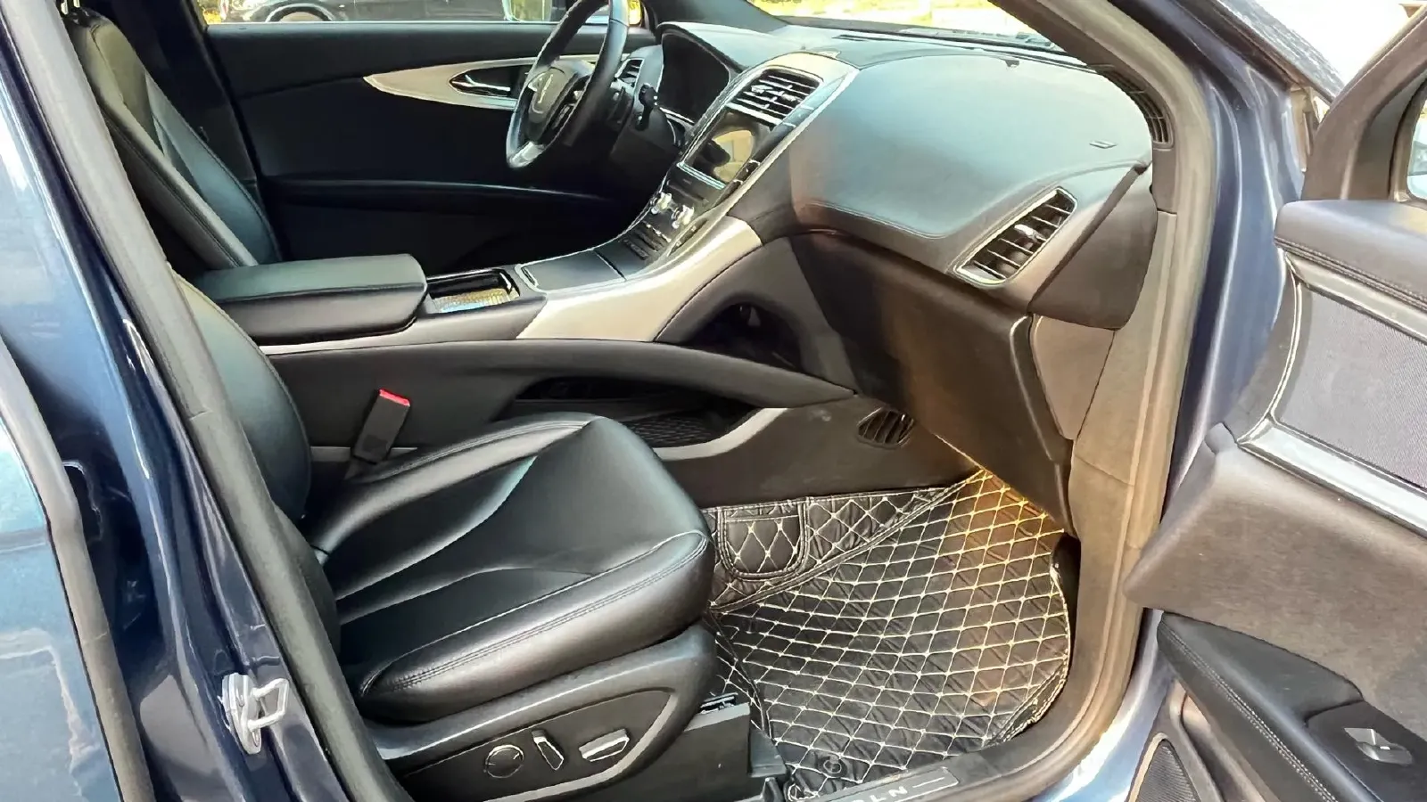 2019 Lincoln Nautilus 2.0T 235HP L4 8AT,autocango,china used car exporter,china ev exporter,chinese used car exporter,chinese used ev exporter