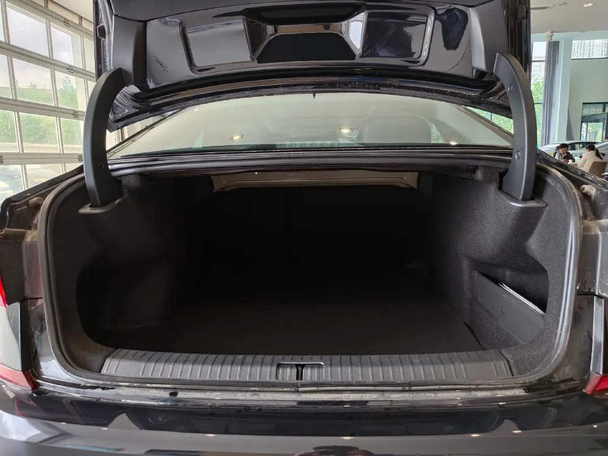 2025 Volkswagen Passat 2.0T 220HP L4 7DCT,autocango,china used car exporter,china ev exporter,chinese used car exporter,chinese used ev exporter