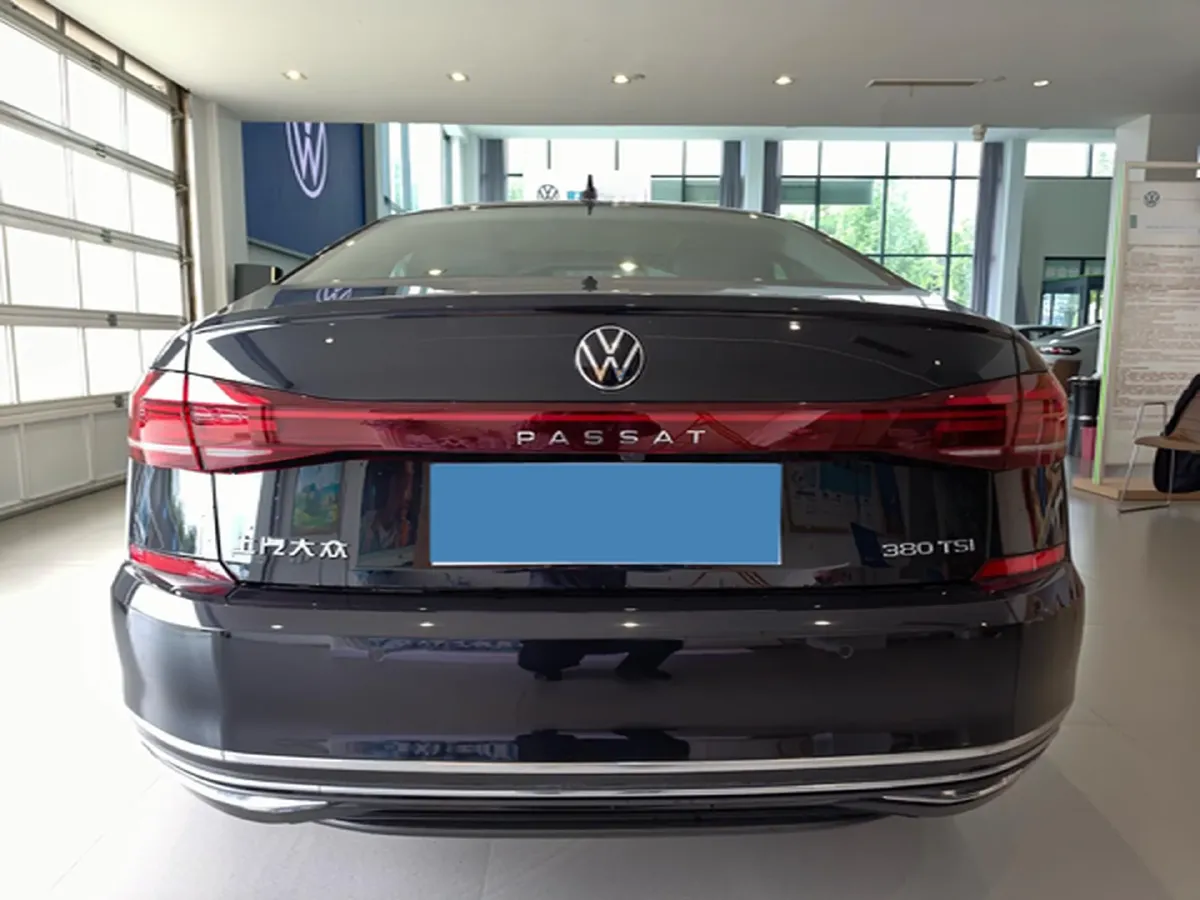 2025 Volkswagen Passat 2.0T 220HP L4 7DCT,autocango,china used car exporter,china ev exporter,chinese used car exporter,chinese used ev exporter