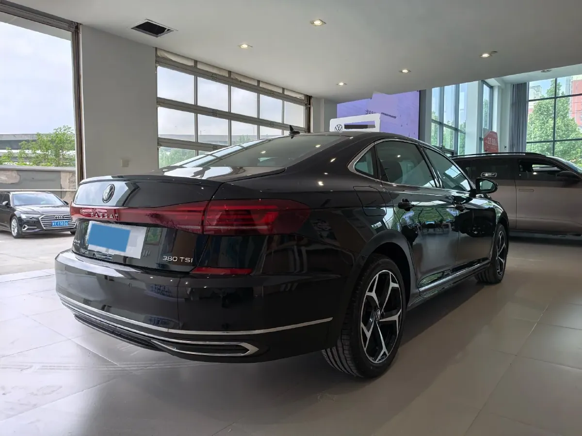 2025 Volkswagen Passat 2.0T 220HP L4 7DCT,autocango,china used car exporter,china ev exporter,chinese used car exporter,chinese used ev exporter