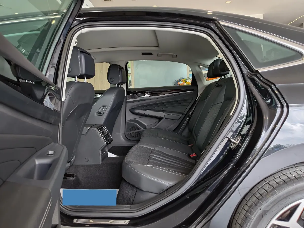 2025 Volkswagen Passat 2.0T 220HP L4 7DCT,autocango,china used car exporter,china ev exporter,chinese used car exporter,chinese used ev exporter