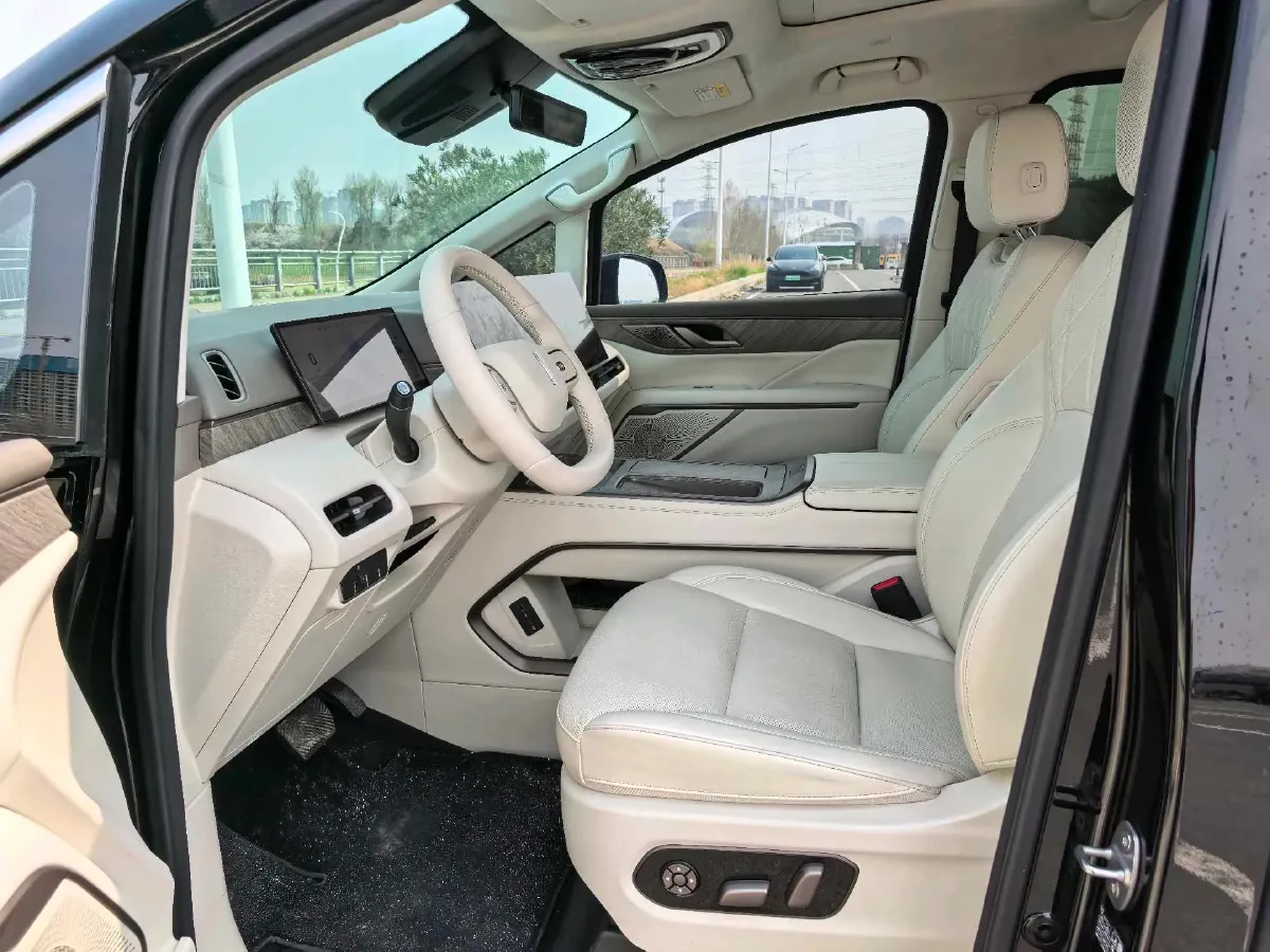 2025 WEY HighMountain 1.5T 170HP L4 4DHT PHEV,autocango,china used car exporter,china ev exporter,chinese used car exporter,chinese used ev exporter