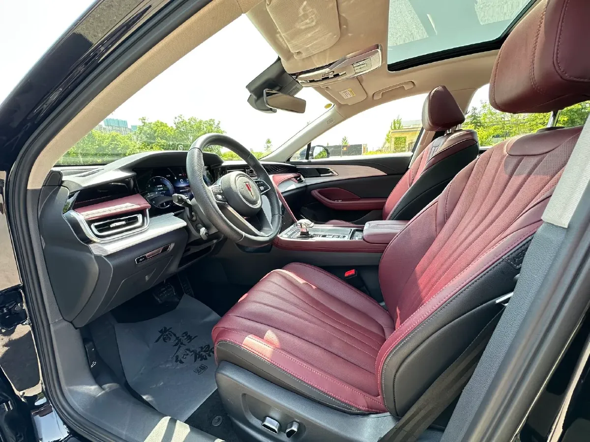 2024 HongQi H5 2.0T 224HP L4 8AT,autocango,china used car exporter,china ev exporter,chinese used car exporter,chinese used ev exporter