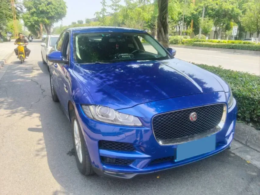 2018 Jaguar F-PACE 2.0T 250HP L4 8AT,autocango,china used car exporter,china ev exporter,chinese used car exporter,chinese used ev exporter