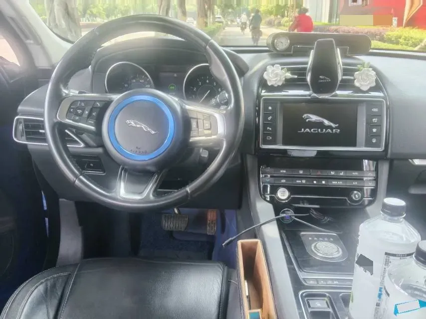 2018 Jaguar F-PACE 2.0T 250HP L4 8AT,autocango,china used car exporter,china ev exporter,chinese used car exporter,chinese used ev exporter