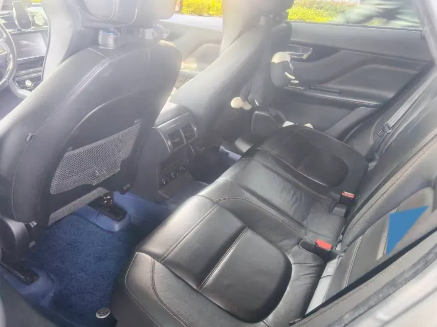 2018 Jaguar F-PACE 2.0T 250HP L4 8AT,autocango,china used car exporter,china ev exporter,chinese used car exporter,chinese used ev exporter
